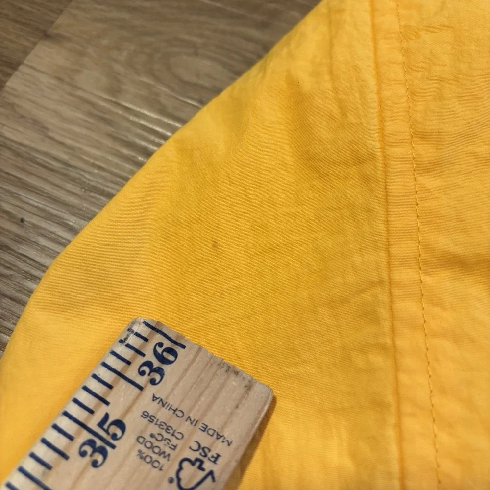 Levi's Hooded Rain Jacket Men's XL Yellow Windbreaker Jacket Full Zip Utility - Picture 7 of 15